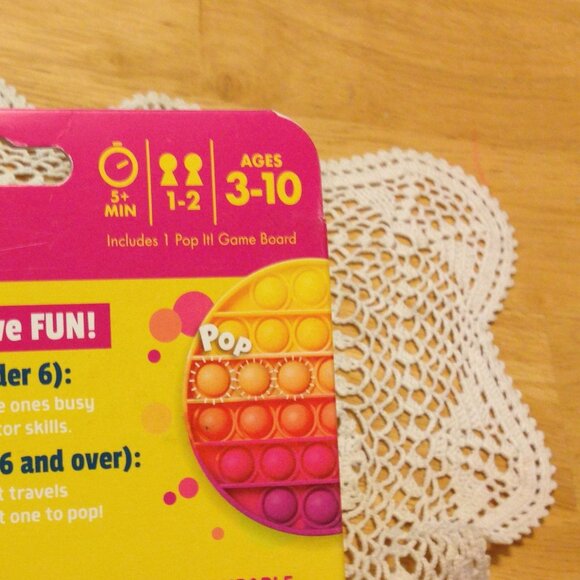 Pop It! Bubble toy bundle, two new Chuckle and Roar bubble popping games - Picture 3 of 5